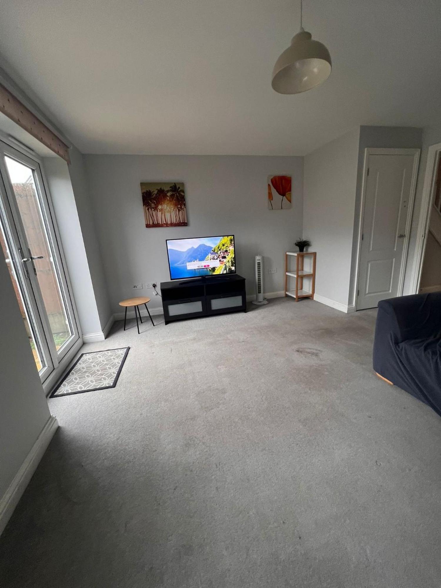 Whyte, Modern 3 Bed House With Garden, Sleeps 9, Free Parking, Sittingbourne City Centre, Kent Eksteriør bilde